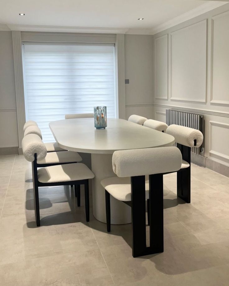 Naomi 8-Seater Dining Suite